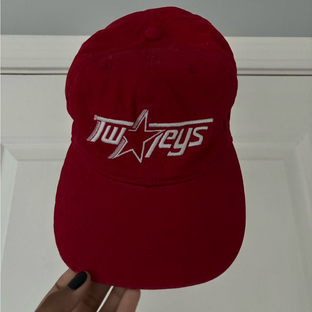 Twojeys Red Cap
